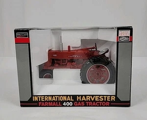 Trattore a gas SpecCast scala 1/16 IH International Harvester 400 Farmall 2003 nuovo - Foto 1 di 9