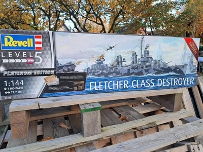 Revell 05150 Fletcher Class Destroyer Platinum Limitted Edition 1/144 Level 5 - Bild 1 von 4