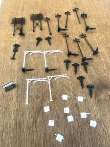 Assorted Model Railway Accessories - OO VGC - Foto 1 di 4