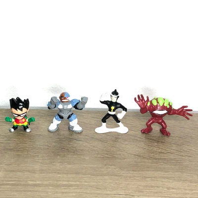 Teen Titans Action Figure Lot Mini Figure Robin Cyborg Dr Light Plasmus Toys 4 - Image 1 of 4