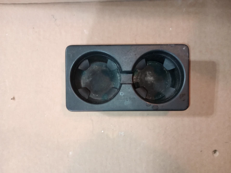 CHEVY GMC SUBURBAN TAHOE YUKON SILVERADO SIERRA CONSOLA CENTRAL PORTAVASOS 07-14 Foto 1 de 4