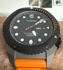 Victorinox Swiss Army Dive Pro Automatik Titan Armbanduhr 43mm, 241996 Edition - Bild 1 von 6