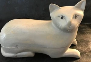 THIS FOLK ART CAT HAS A SECRET -A HIDING PLACE - 9" x 6" x 3 1/2" - Picture 1 of 11