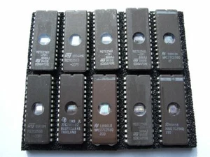 10 x 27C256  Eproms / Eprom - UV-Fenster  -  gereinigt + gelöscht - mit Kratzer - Bild 1 von 1
