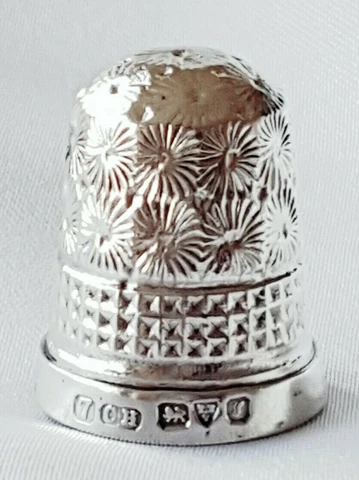 THIMBLE ~ Art Deco ~ Hallmarked Sterling Silver Chester 1918 ~ Charles Horner Cover