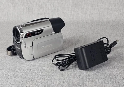 Canon Mini DV Camcorder ZR960 41X Advanced Zoom Charging Cable Battery Tested - Image 1 of 4