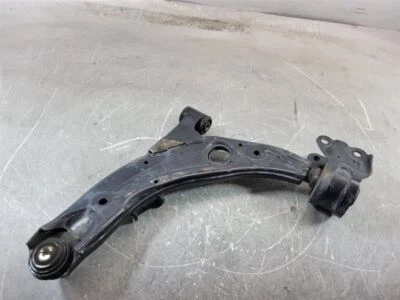 Brazo de control inferior delantero pasajero derecho Mazda CX-7 2007 2008 2009 2010 2011 2012 Foto 1 de 4