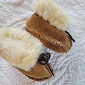 Minnetonka Soft Sole Baby/Toddler Slippers Sherpa Lined Booties Lace Up - Picture 1 of 9