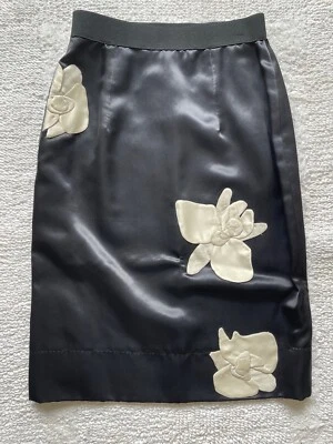 FALDA LANVIN ETE 2006 NEGRA BRILLANTE SEDA CUPRO MARFIL APLIQUES FLORES ABERTURA 36 Foto 1 de 4