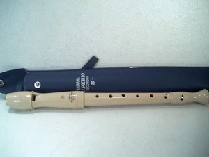 YAMAHA RECORDER B SUPERIO LUTE WITH CASE - Picture 1 of 3