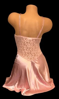 Secret Treasures 粉色花边闪亮液体缎面睡衣女式 S — 第 1/4 张图片