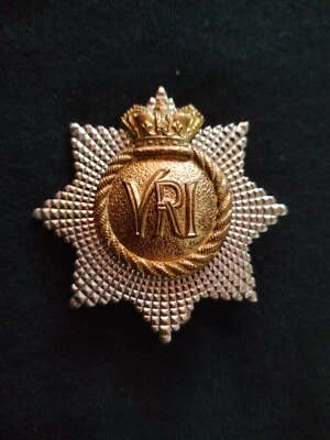 Royal Canadian Regiment RCR Cap Badge JR GAUNT MONTREAL MADE IN ENGLAND 2 Piece  - Image 1 of 4