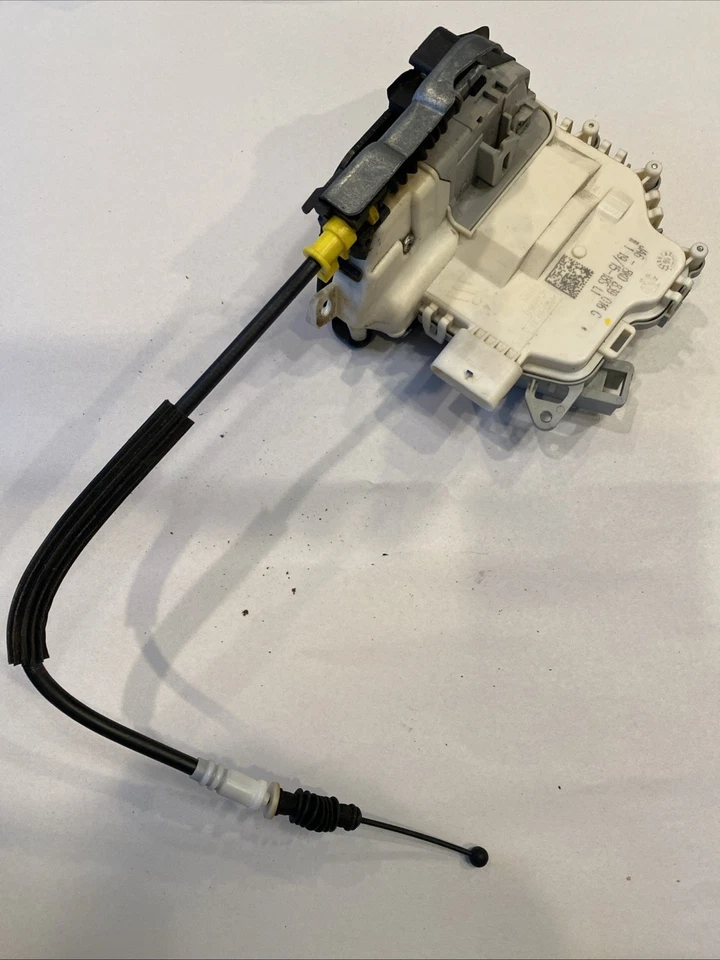 Conjunto cerradura puerta trasera derecha audi a3 a4 a8 s3 s4 q3 q5 q7 8k0839016g Foto 1 de 4