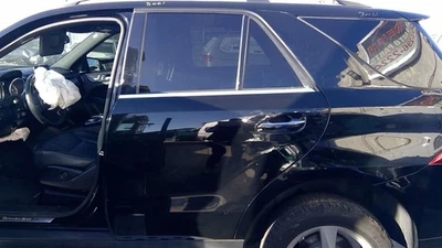 Puerta lateral trasera del conductor 166 tipo SUV VIN D se adapta a 16-19 MERCEDES CLASE GLE 656045 Foto 1 de 4