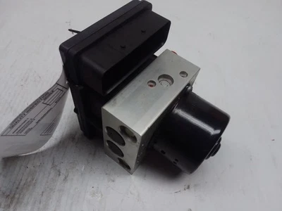 2003 Nissan Murano SE Anti-lock Brake Pts 47660CA066 - Image 1 of 4