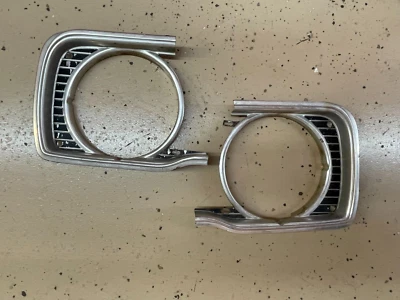 Bisel de faros Dodge Dart 1975-1976, cubierta de lámpara, moldura de moldura Foto 1 de 2