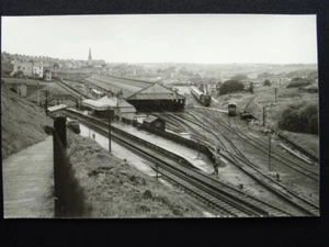 East Sussex ORE RAILWAY STATION & STORAGE SHEDS c1950s RP Photocard - Picture 1 of 2