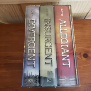 The Divergent Series Set by Veronica Roth Factory Sealed Hardcover w/Bonus Book - Picture 1 of 4