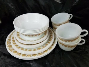 Vintage Butterfly Corelle By Corning 4 Place Setting (24 pc) w/Pyrex coffee cups - Picture 1 of 4