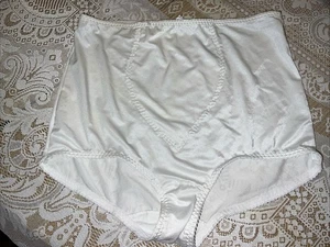 Vintage Y2K 2001 Body by Bali Moderate Control Flatten Tummy Briefs 5XL 8700 - Picture 1 of 6