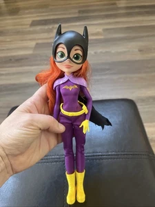 DC Super Hero Girls Batgirl figurine poupée violet noir 2018 Mattel - Photo 1/1