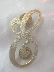 Vintage gold tone Pin Pinback initial 'E' NIP - Picture 1 of 2