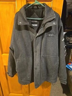 Chaqueta vintage rara Southpole Varisty gris carbón. Talla grande Foto 1 de 4