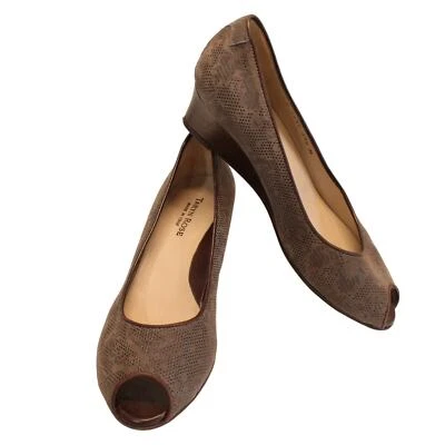 Taryn Rose Size 38.5 Brown Floral Textured Peep Toe Wedge Made in Italy - Image 1 of 4