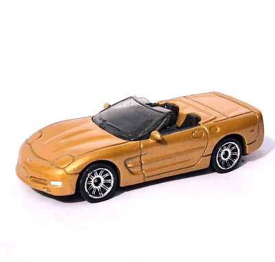 2008 Matchbox Sports Car 2000 Corvette Convertible Metalflake Gold 1:60 Diecast - Image 1 of 4