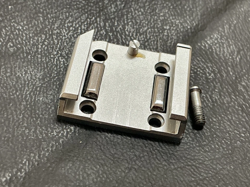 Zapato accesorio original Leica, para Leica M3. De USA Foto 1 de 4