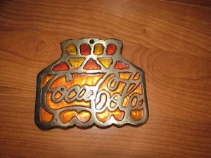TRIVET DE VITRAL COCA-COLA DE COLECCIÓN, HIERRO FUNDIDO, SOPORTE PARA OLLA POSAVASOS - Imagen 1 de 2