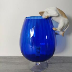 VINTAGE RETRO 1960s BLUE BALLOON BRANDY GLASS WITH CAT AND MOUSE