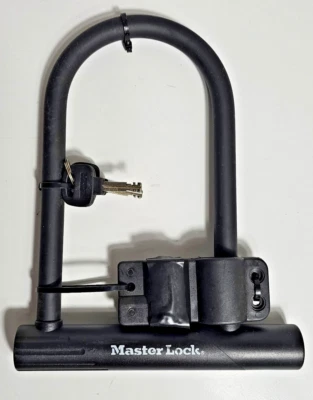 Master U Lock 8" Steel Keyed Bicycle U-Lock 2 Keys and carrying bracket. - Image 1 of 4