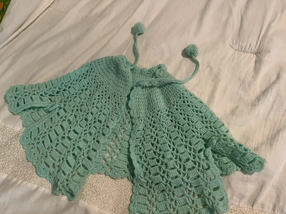 Crochet Child’s Shawl, Handmade  — 第 1/1 张图片