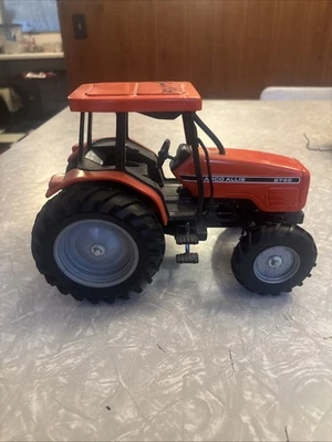 Ertl Agco Allis 8745 Tractor - Image 1 of 3