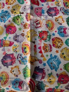 Tela de algodón, Shopkins. Precortado a 1yd x 44" - Imagen 1 de 1