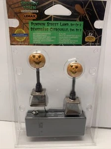 LEMAX Spooky Town 44140 PUMPKIN STREET LAMP Halloween Village 2004 - Picture 1 of 3