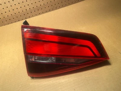 Luz trasera interior luz freno Volkswagen Jetta 2015-18 derecha/pasajero Foto 1 de 4