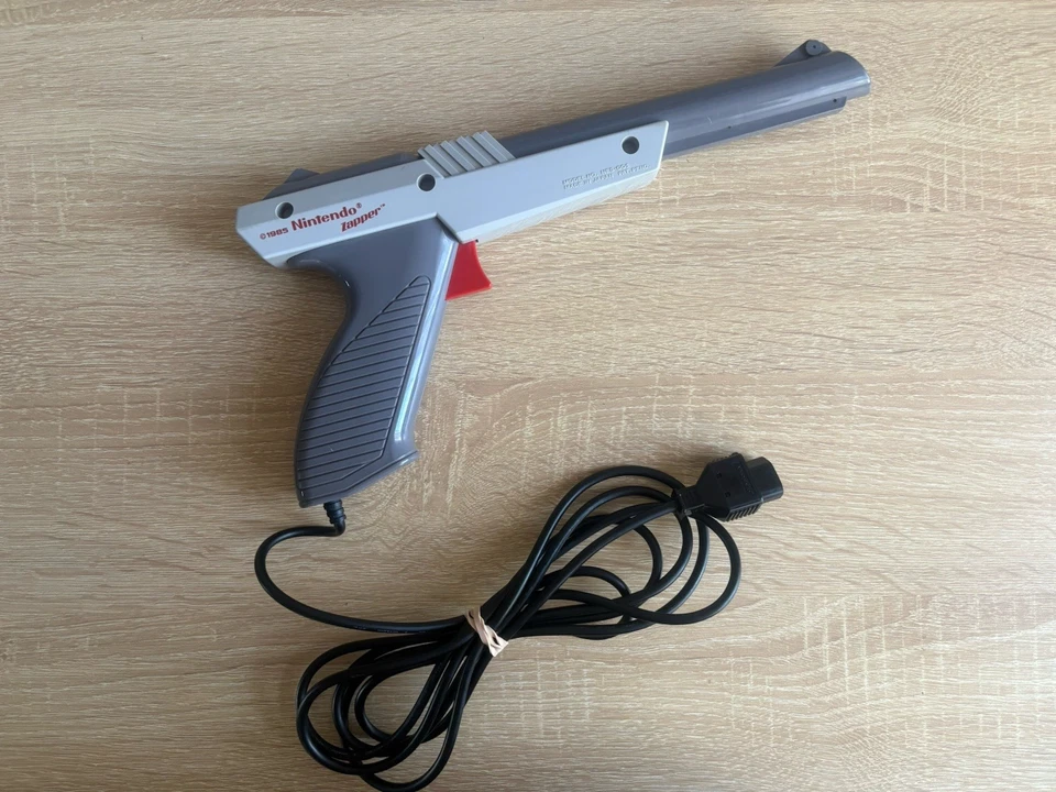 Nintendo Entertainment System NES Zapper Gray Gun OEM Tested And Working - Image 1 of 1