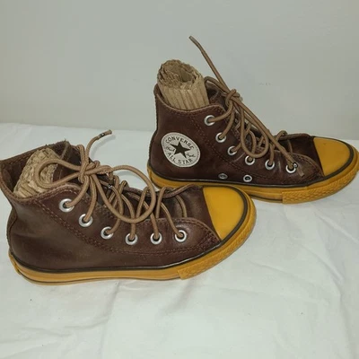 Sapatos Converse All-Star HI Chuck Taylor couro marrom goma crianças jovens tamanho 12 - Imagem 1 de 4