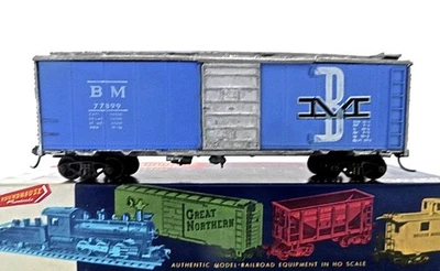 HO Pro- Built Very Early Roundhouse Boston & Maine All Diecast 40' Boxcar Boxed - Image 1 of 4