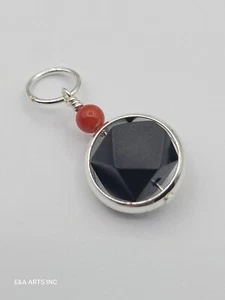 Azabache 7mm Tetradecagono Real con Coral 3mm Plata Colgante Giratorio, Nuevo - Imagen 1 de 10