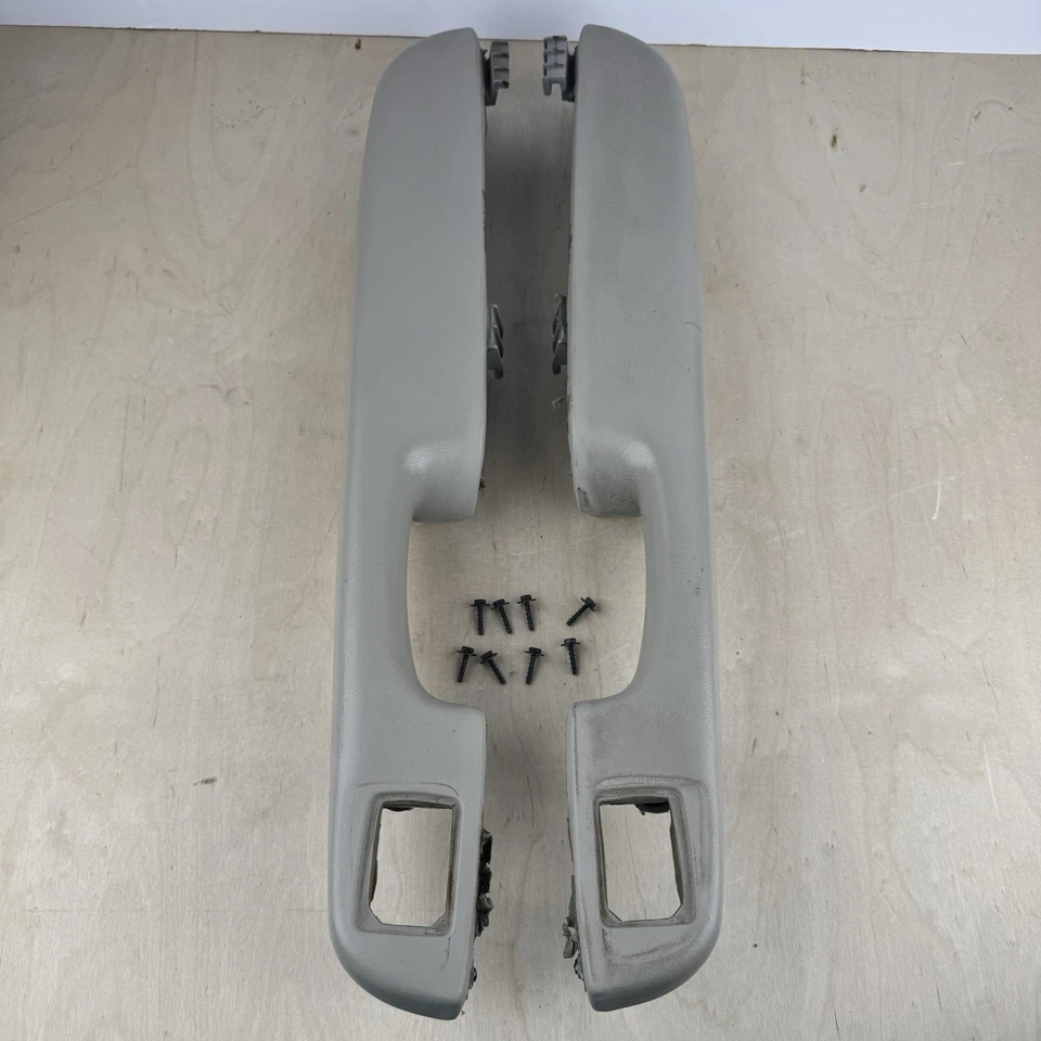 2000-2006 Escalade Tahoe Yukon RH LH Rear Arm Rest Door Pull Handle Pair OEM TAN - Image 1 of 4