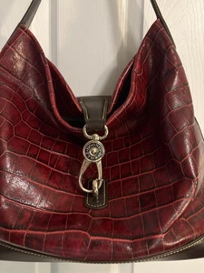 Dooney & Bourke Rotwein Kroko geprägtes Logo Schloss Hobo-EUC - Bild 1 von 17