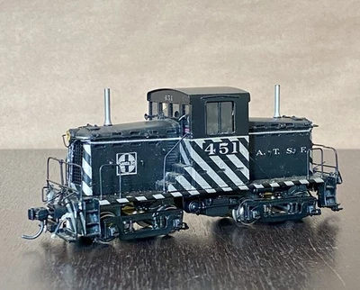 Overland Models brass HO Santa Fe Whitcomb 44 ton switcher DCC 44 DE 18 ATSF OMI - Image 1 of 4