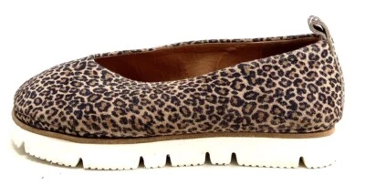 Zapatos sin cordones de gamuza leopardo Gentle Souls de Kenneth Cole para mujer talla 6” Foto 1 de 4