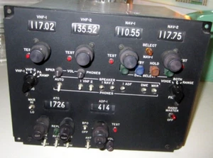 AIRCRAFT RADIO CONTROL PANEL AIRCRAFT GABLES ENGINEERING G4683 - Picture 1 of 9