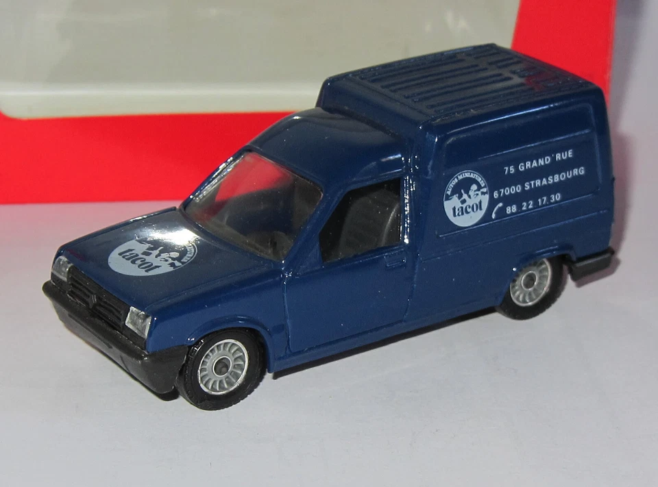 RENAULT Express - "Tacot Strasbourg e Besancon" - SOLIDO - Immagine 1 di 4