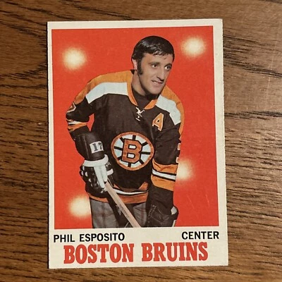 1970-71 Topps #11 Phil Esposito BOSTON BRUINS ~ NM+ - Image 1 of 4