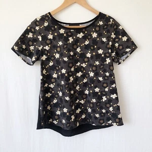 Vintage T-Shirt Top Size XS Made in Hawaii Black Cream Gold Floral Short Sleeve - Picture 1 of 9